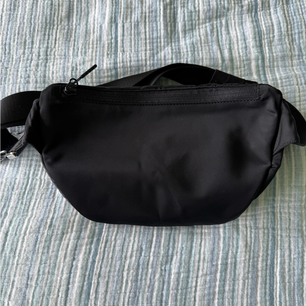 Lululemon Belt Bag - Picture 4 of 4